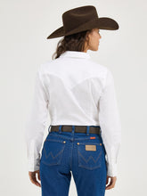 Load image into Gallery viewer, Wrangler Retro® Long Sleeve Solid Shirt