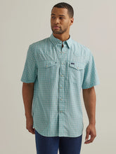 Load image into Gallery viewer, Men's Wrangler Performance Snap Short Sleeve Shirt