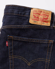 Load image into Gallery viewer, Men’s Levi 550 Relaxed Fit Dark Wash Jeans
