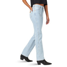 Load image into Gallery viewer, Wrangler Women&#39;s Cowboy Cut® Slim Fit Jean
