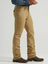 Load image into Gallery viewer, COWBOY CUT SLIM FIT JEANS
