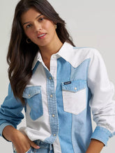 Load image into Gallery viewer, Wrangler Women's Pieced Denim Vintage Fit Snap Shirt
