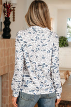 Load image into Gallery viewer, Camouflage Print Pocket Sweatshirt
