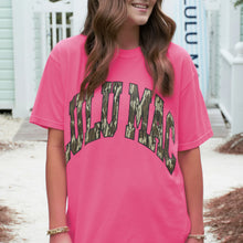 Load image into Gallery viewer, Lulu Mac Bottomland Short Sleeve Tee
