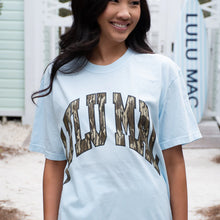 Load image into Gallery viewer, Lulu Mac Bottomland Short Sleeve Tee
