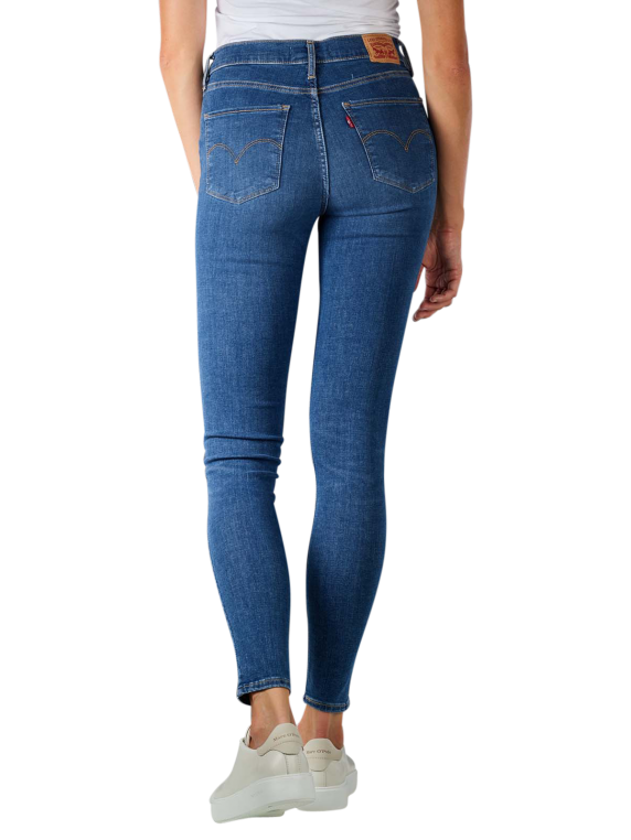 Levi's 720 top vs 721