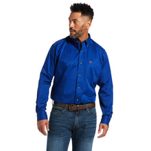 Load image into Gallery viewer, Ariat Solid Twill Classic Fit Shirt
