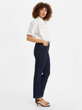 Load image into Gallery viewer, Levi Classic Straight Women&#39;s Jeans
